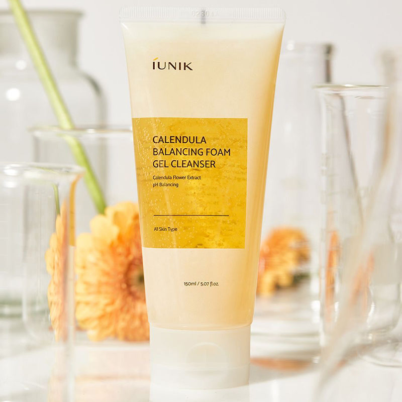 iUNIK Calendula Balancing Foam Gel Cleanser, product photo 5