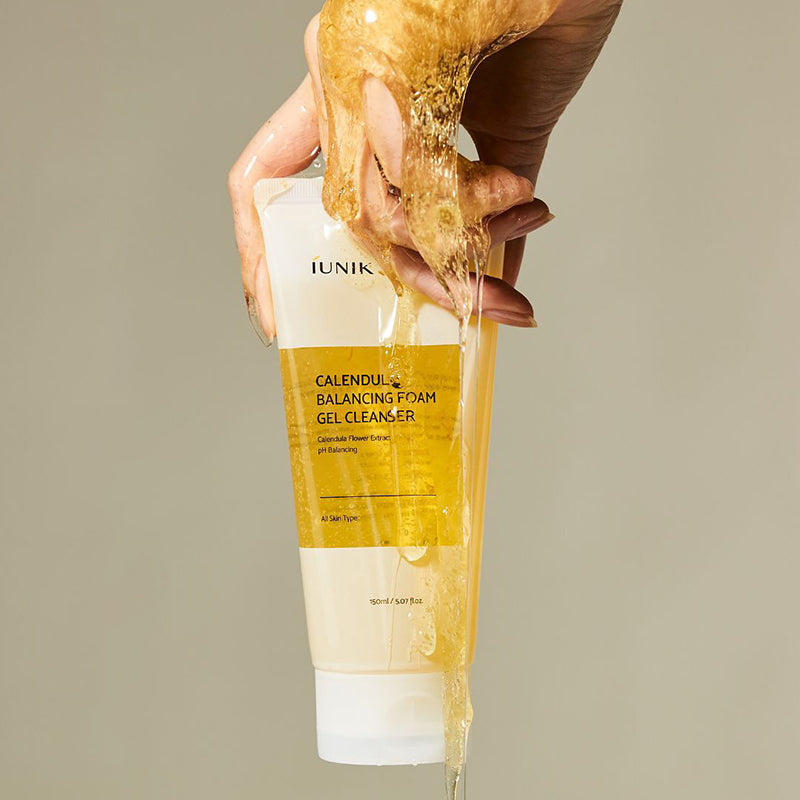 iUNIK Calendula Balancing Foam Gel Cleanser, product photo 3
