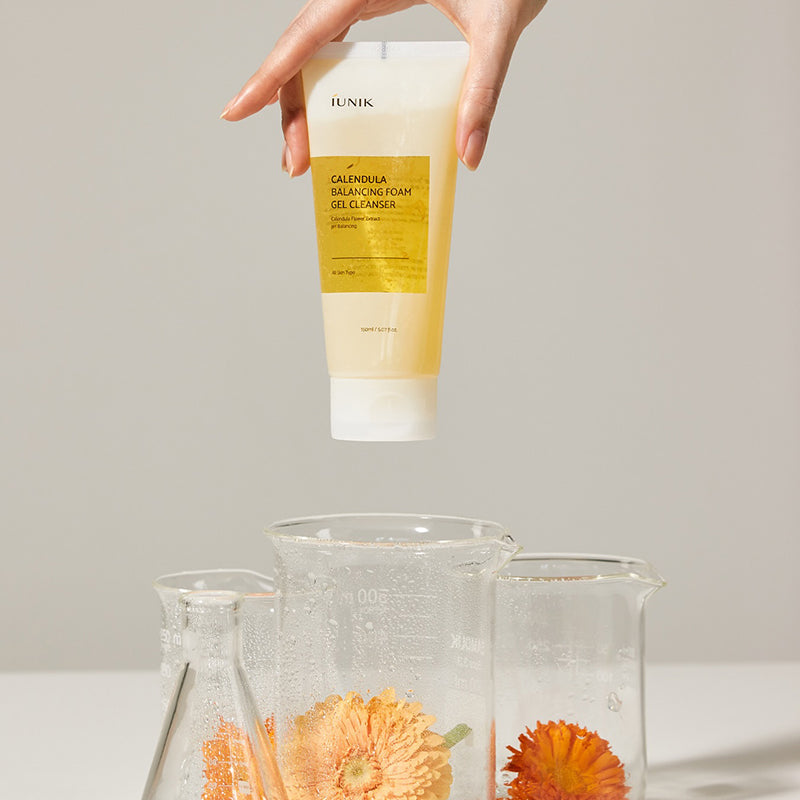 iUNIK Calendula Balancing Foam Gel Cleanser, product photo 6