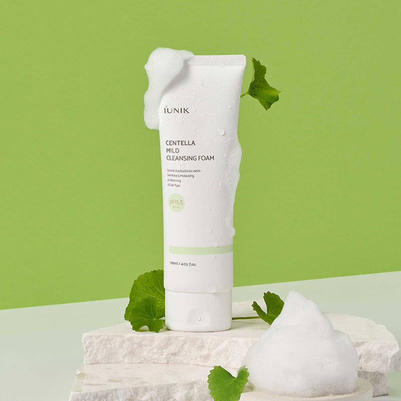 iUNIK Centella Mild Cleansing Foam, product photo 3
